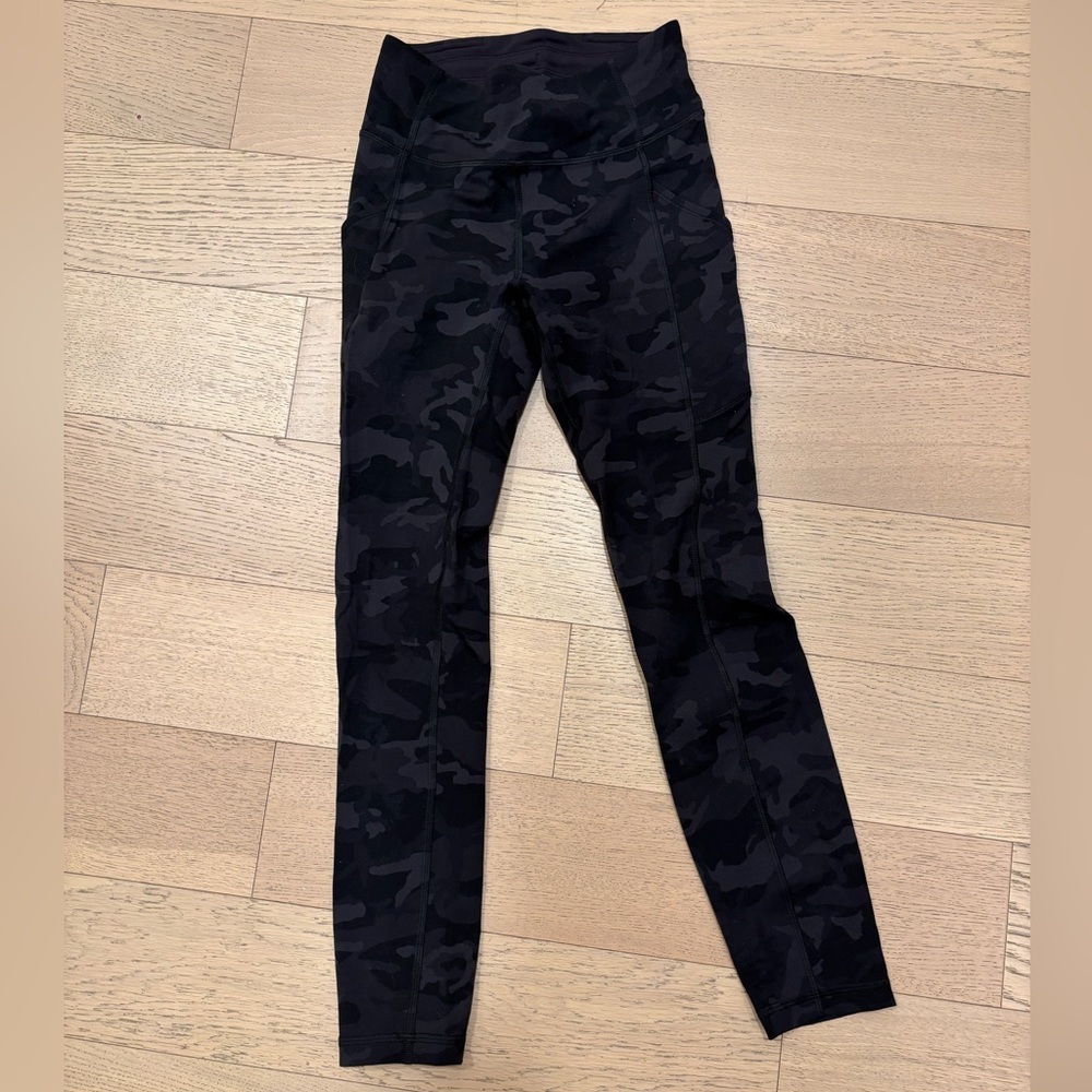 Lululemon Athletica Black Camouflage 7/8 Leggings with Side Pockets